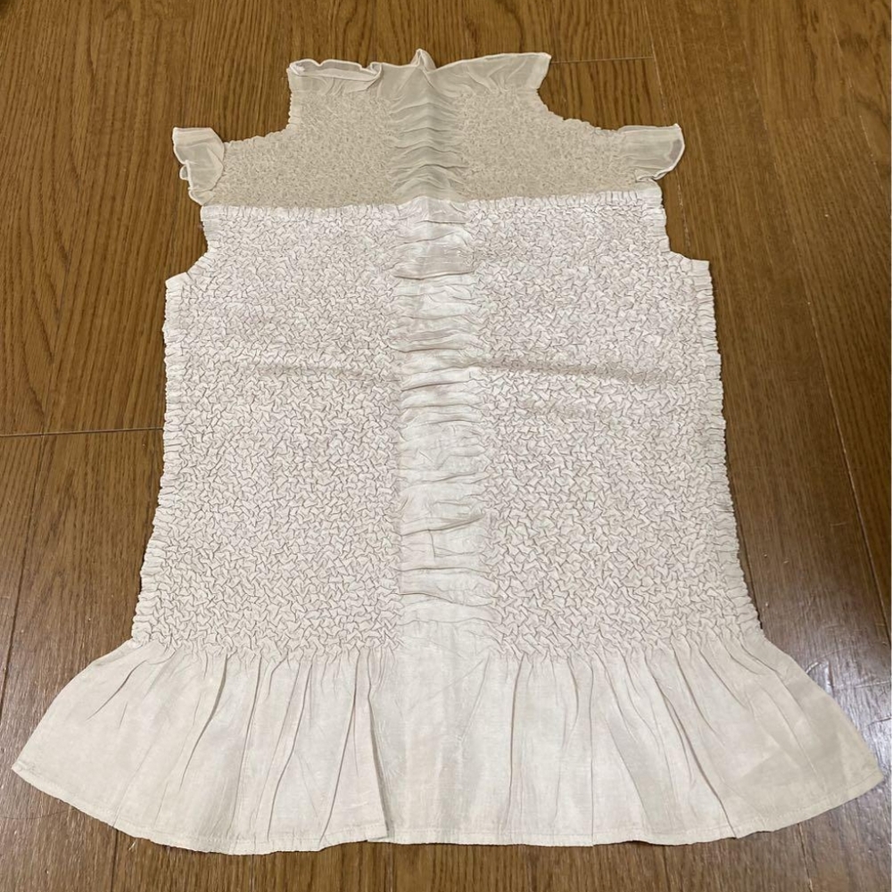 Peplum by Yoshiki Hishinuma beige sleeveless top